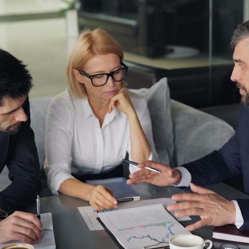 valicon_banner (mobile) BECONEX supporting in the process of Inspecting documents after digitization and sealing them before storing.